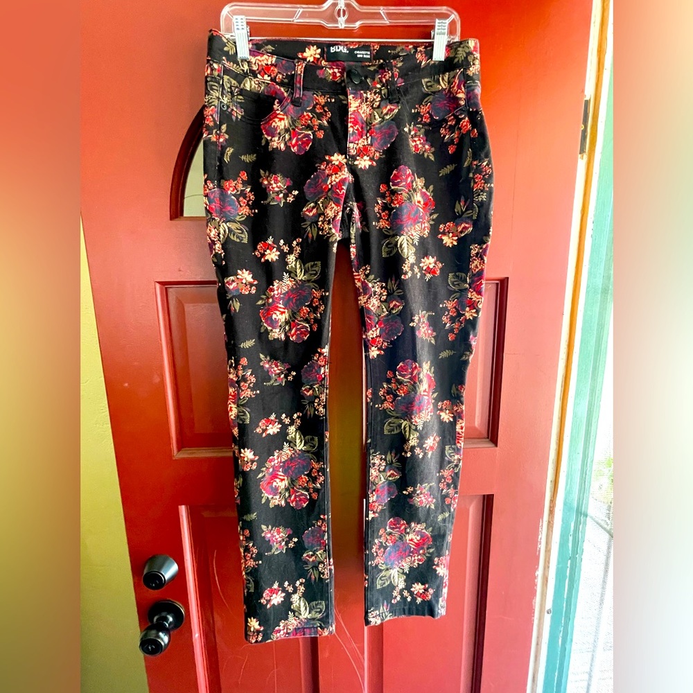 BDG “Cigarette Mid Rise” cotton floral print skinny chinos